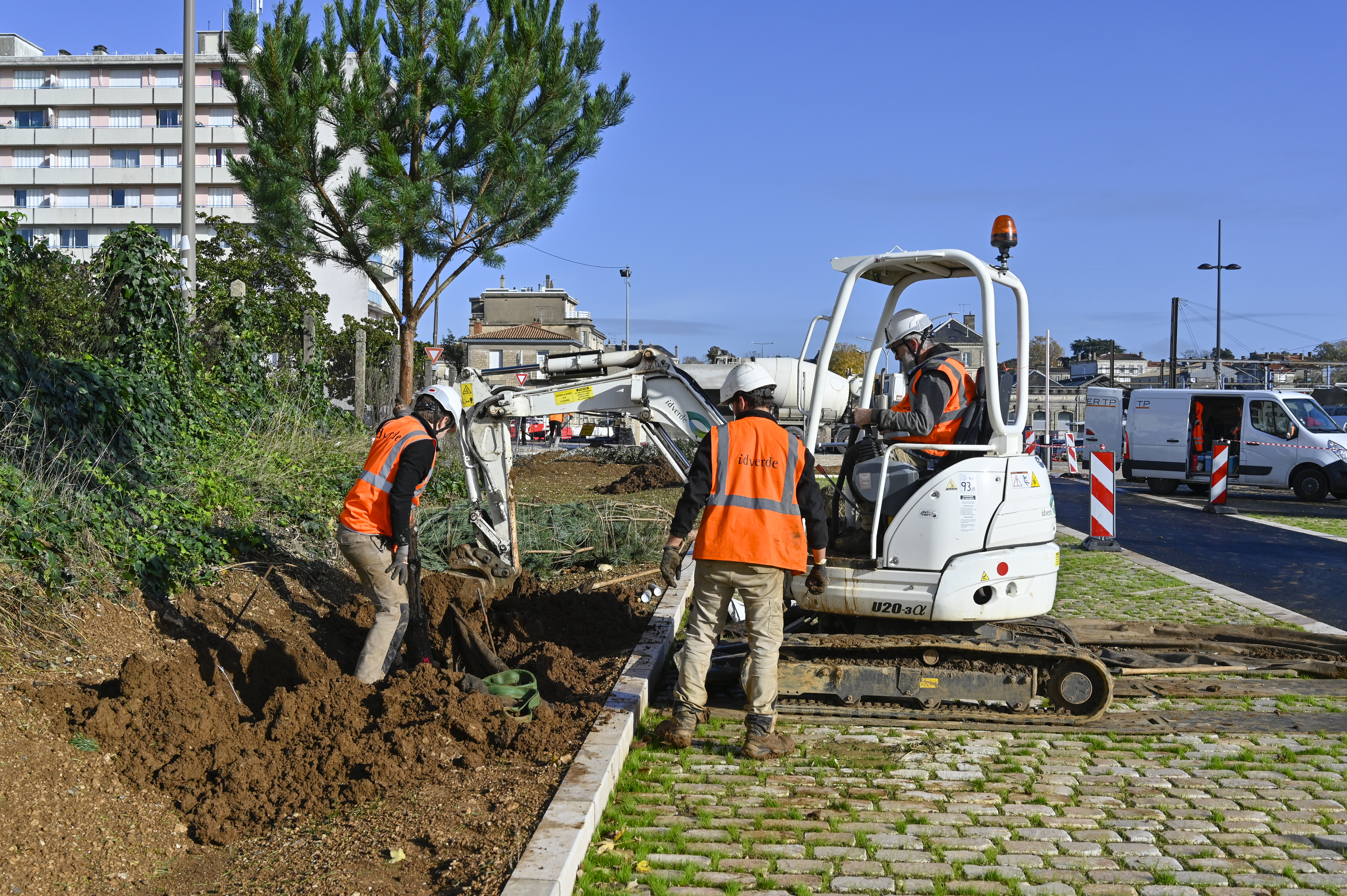 Parking Effia courte duree : plantations - Agrandir l'image 89 sur [0], fenêtre modale