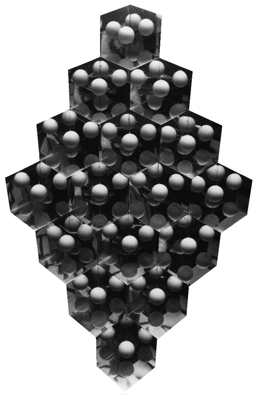 Joël Stein - 16 trèdres, 1969 -® Galerie Xippas