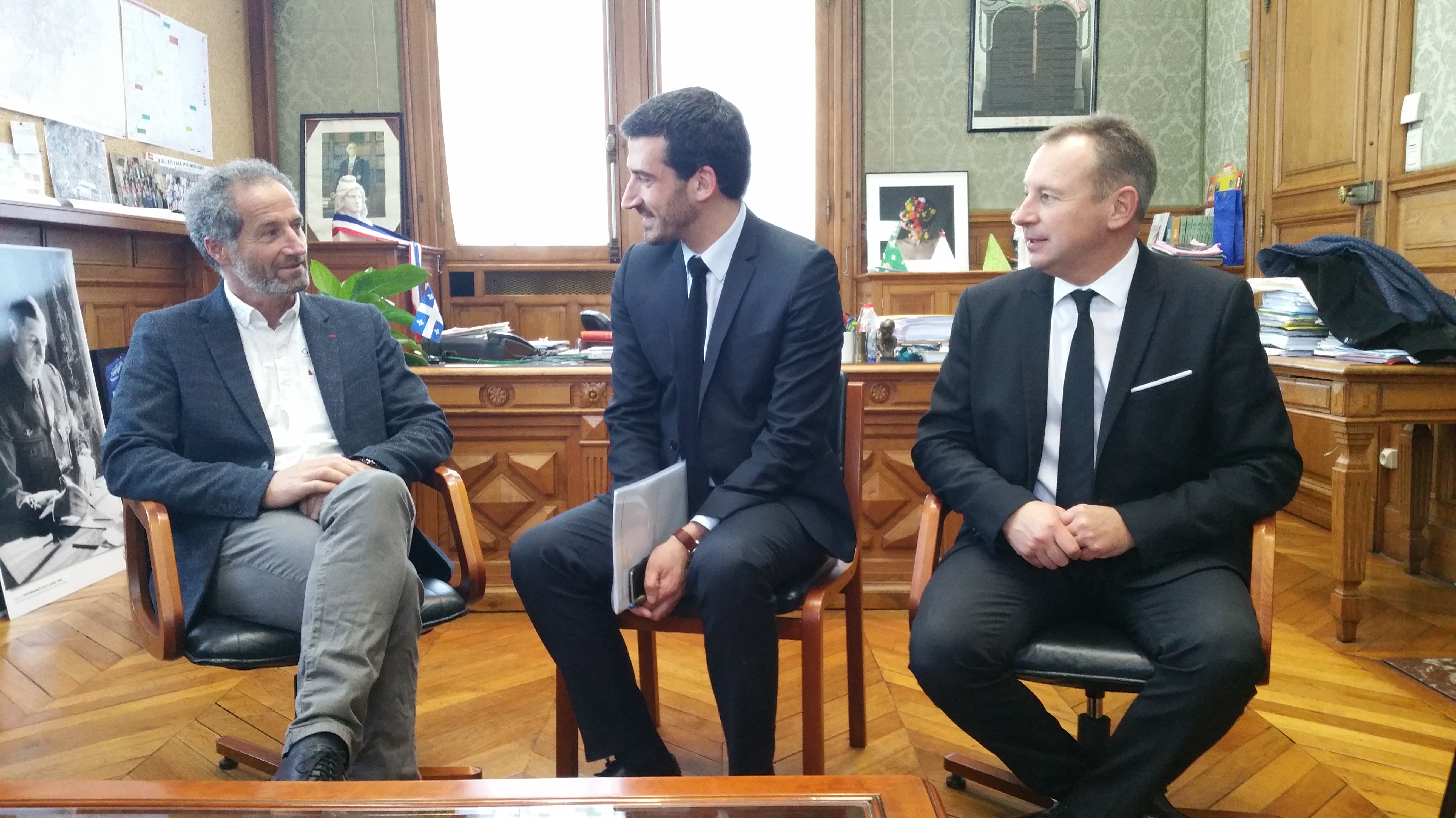 Conférence de Michel Desjoyaux sur la coupe de l'América © Darri - Agrandir l'image 1 sur [1], fenêtre modale