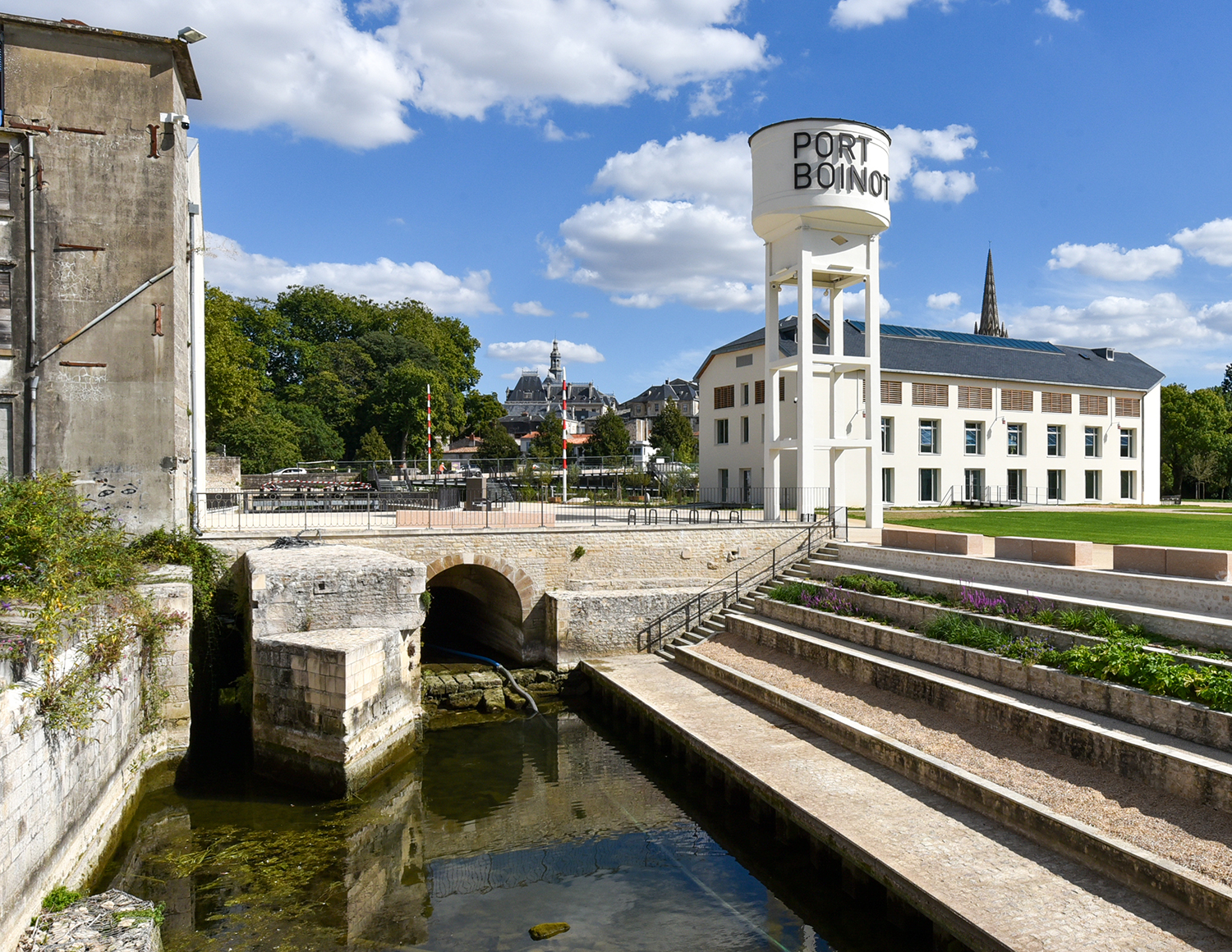 Bief depuis la rue de la chamoiserie après