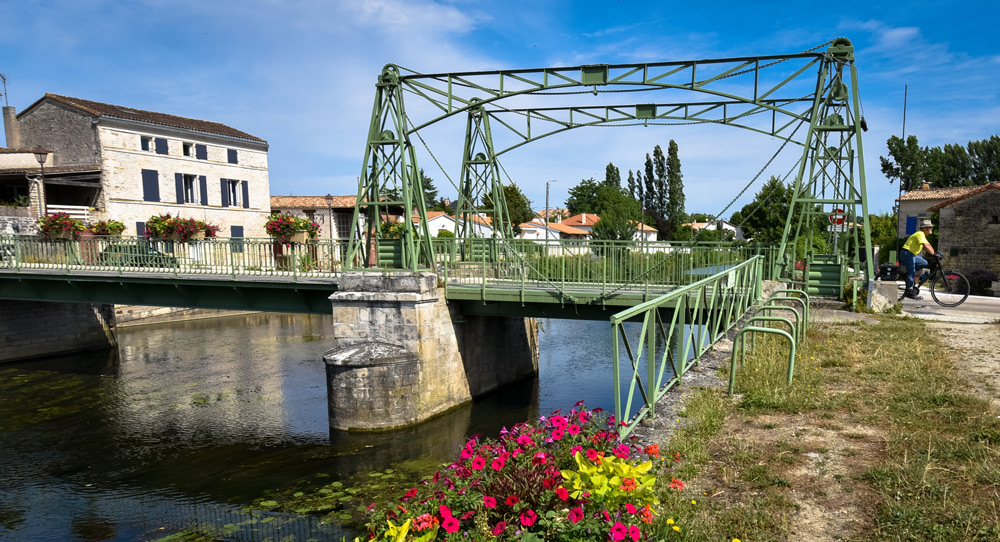 Coulée verte, pont-levis de Magné