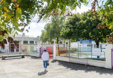 Entree de l'ecole Emile-Zola