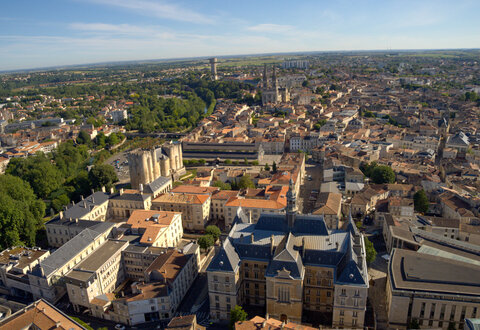 Vue aérienne de l'église St-André à Niort