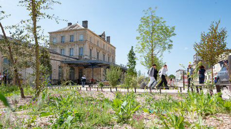  - Agrandir l'image 2 sur [166], fenêtre modale