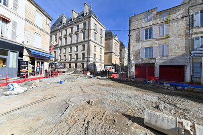 Place des Tribunaux. - Agrandir l'image 75 sur [117], fenêtre modale
