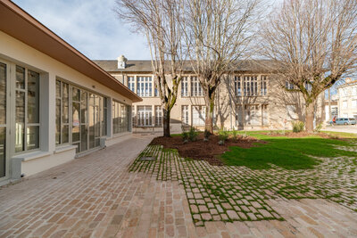  - Agrandir l'image 7 sur [153], fenêtre modale