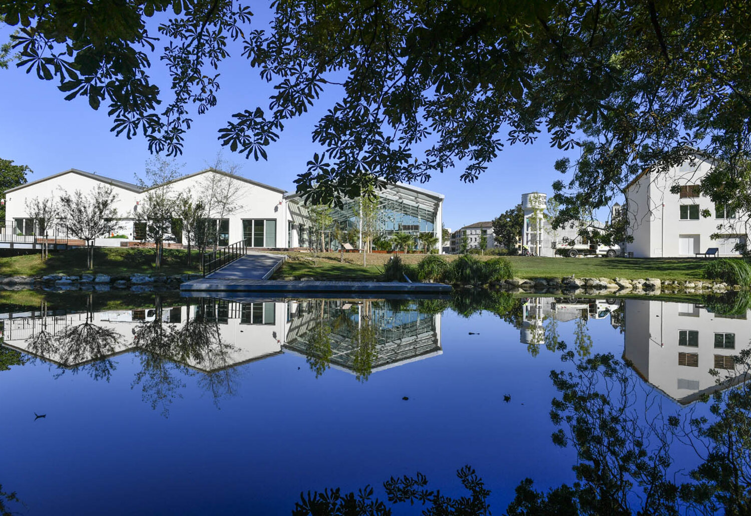 septembre 2020 La berge, septembre 2020 ©Darri