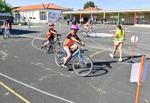 Clement Beaune.Ministre delegue charge des Transports de France en visite a Niort