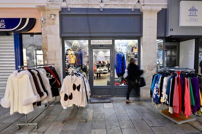  - Agrandir l'image 12 sur [16], fenêtre modale