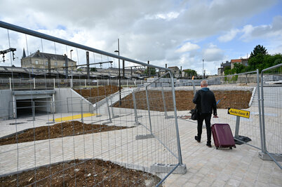 Tunnel Gare de Niort et escalier rue de la perche - Agrandir l'image 117 sur [166], fenêtre modale