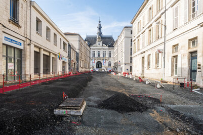 Rue de l'Hôtel de Ville. - Agrandir l'image 99 sur [117], fenêtre modale