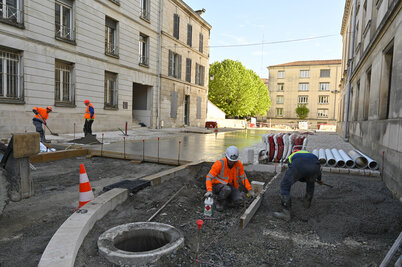 Rue Emile-Bèche. - Agrandir l'image 61 sur [117], fenêtre modale