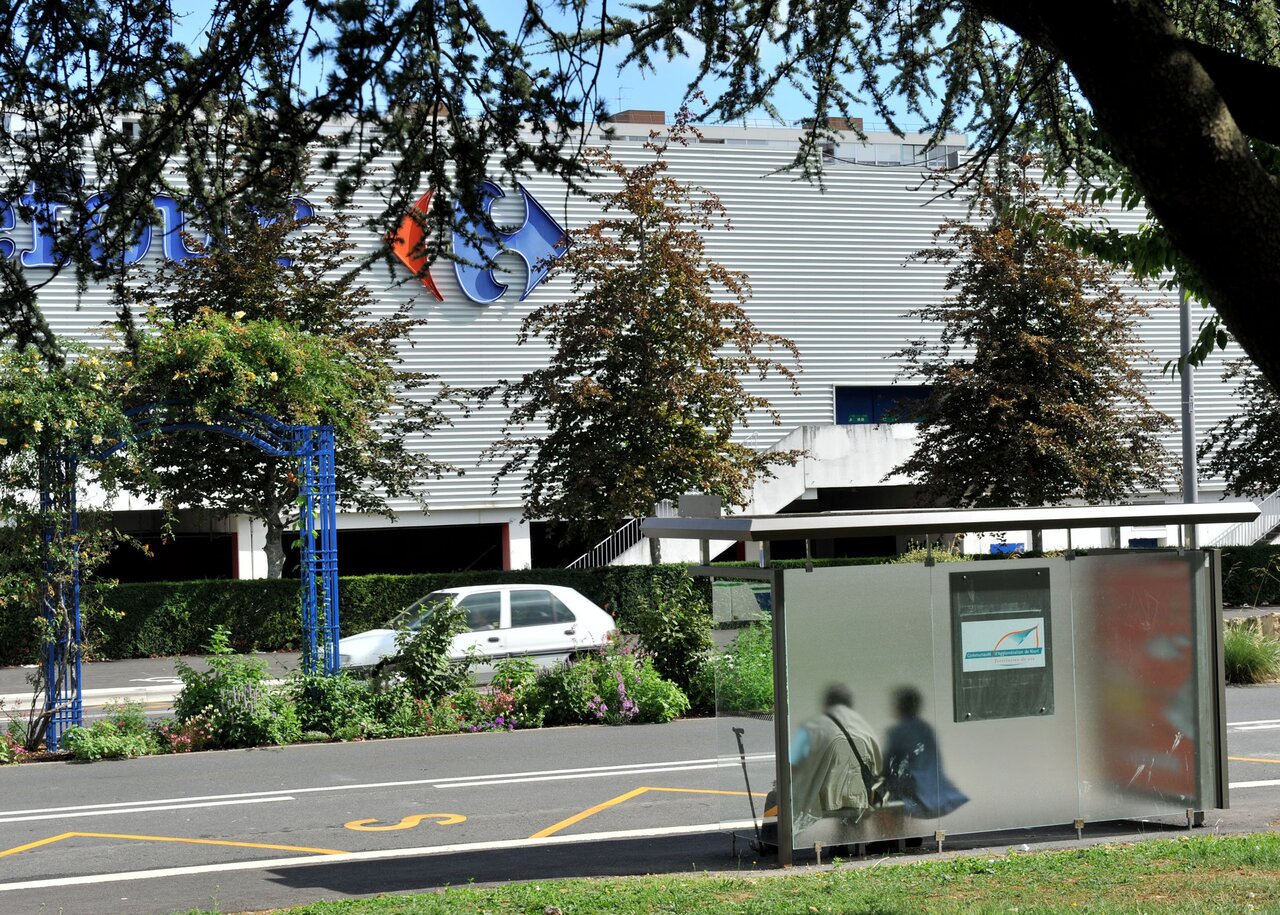 Supermarché Carrefour © M. Delage