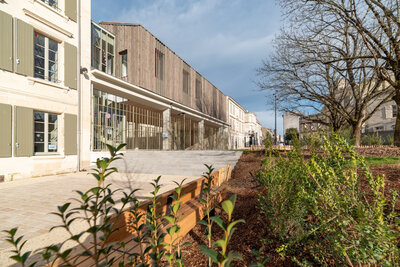  - Agrandir l'image 6 sur [153], fenêtre modale