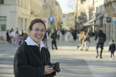 Jeanne Lucas photographe exposee a la Villa Perochon dont le theme est la jeunesse niortaise