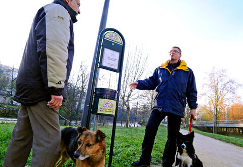 Sensibilisation des usagers au ramassage des déjections canines