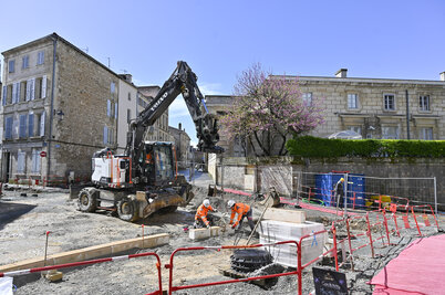 Place des Tribunaux. - Agrandir l'image 63 sur [117], fenêtre modale
