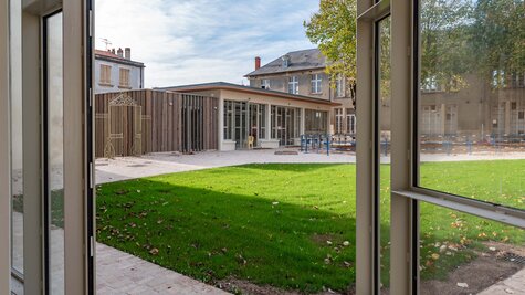  - Agrandir l'image 3 sur [128], fenêtre modale