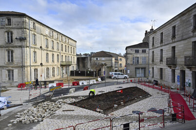Place Martin-Bastard. - Agrandir l'image 80 sur [117], fenêtre modale