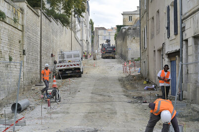 Rue de l'Abreuvoir. - Agrandir l'image 37 sur [117], fenêtre modale
