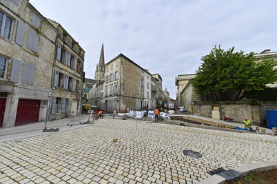 Place des Tribunaux. - Agrandir l'image 46 sur [117], fenêtre modale