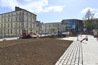 Place Martin Bastard. - Agrandir l'image 60 sur [117], fenêtre modale