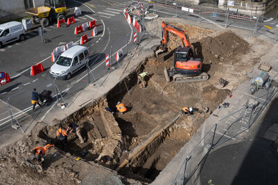 Fouilles archeologiques Place Martin-Bastard - Agrandir l'image 114 sur [117], fenêtre modale