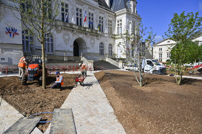 Place Martin Bastard. - Agrandir l'image 59 sur [117], fenêtre modale