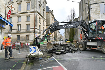 Place des Tribunaux. - Agrandir l'image 79 sur [117], fenêtre modale